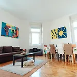 Apartman Lilians Modern In Historical Citycenter *